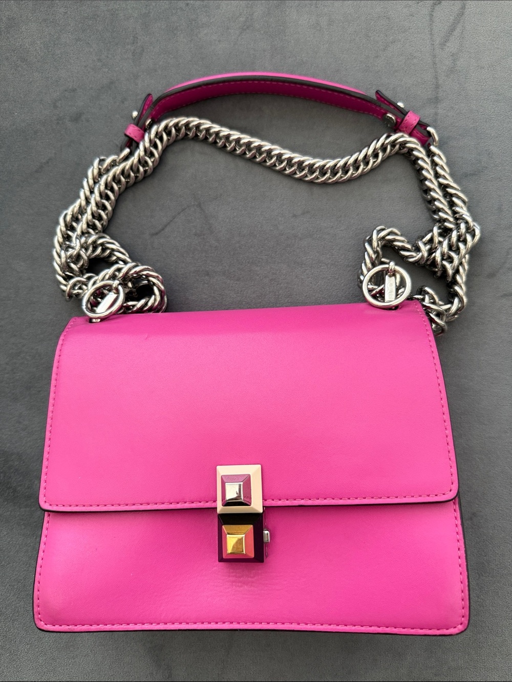 Authentic Fendi Kan I Small Pink Leather Shoulder Bag Chain Crossbody Rare